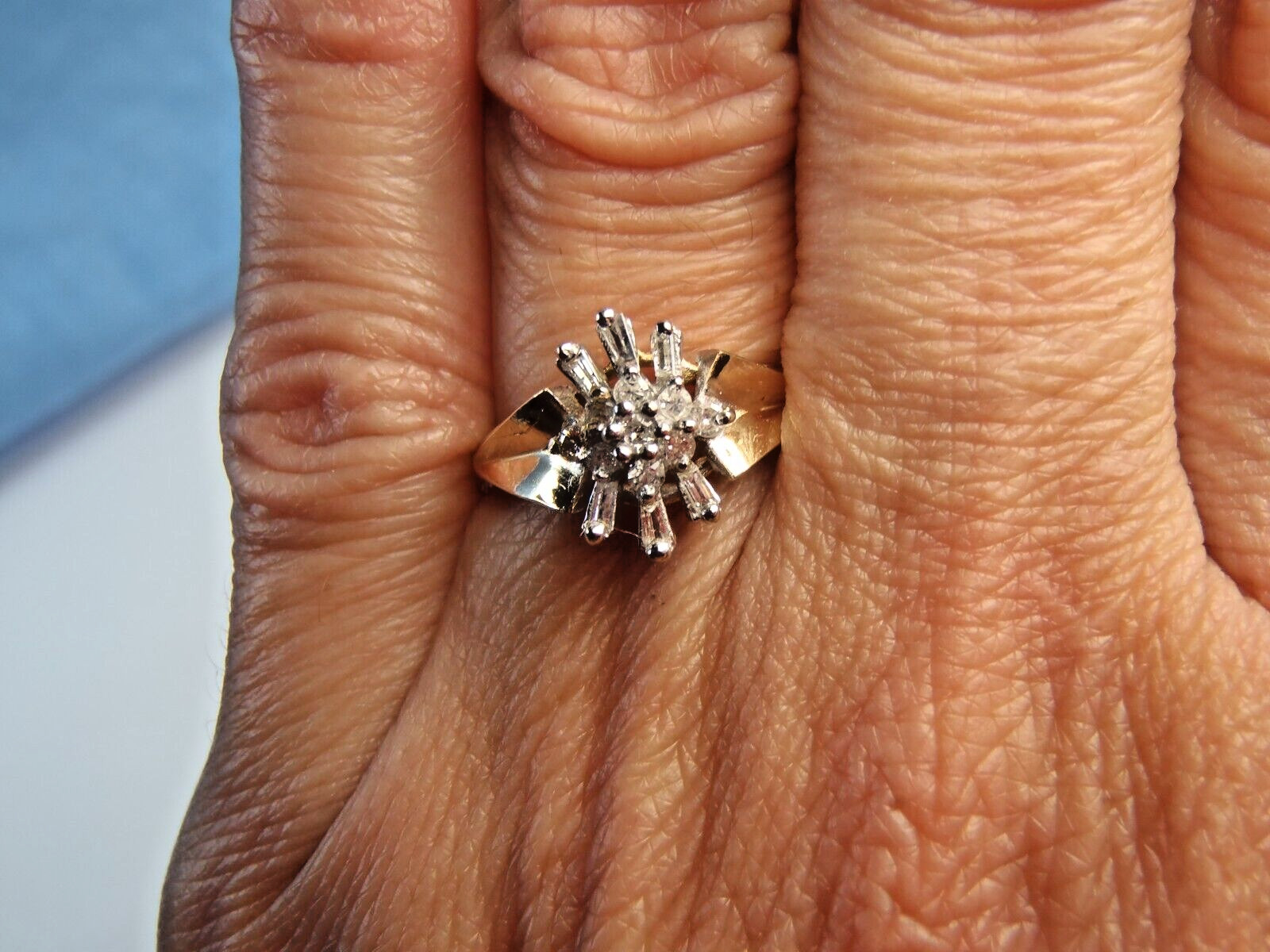 BEAUTIFUL 10K YELLOW GOLD ROUND & BAGUETTE .25 Ct DIAMOND RING 2.0 GRAM Size 6.5