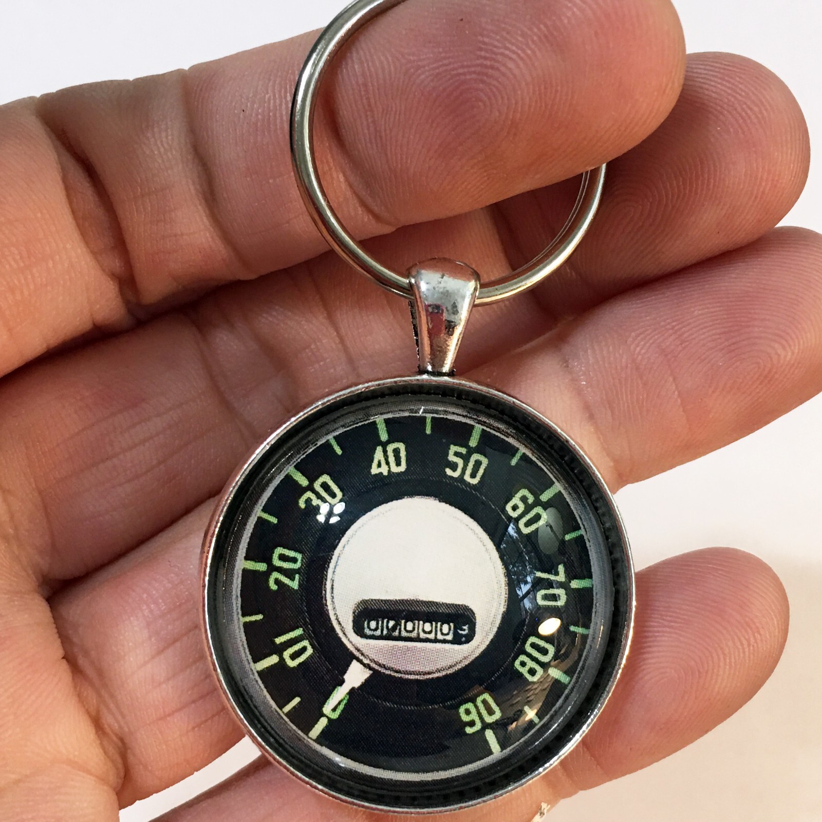 1954 – 1955 Chevrolet Chevy Truck 90 mph Speedometer 1.2″ Diameter Keychain