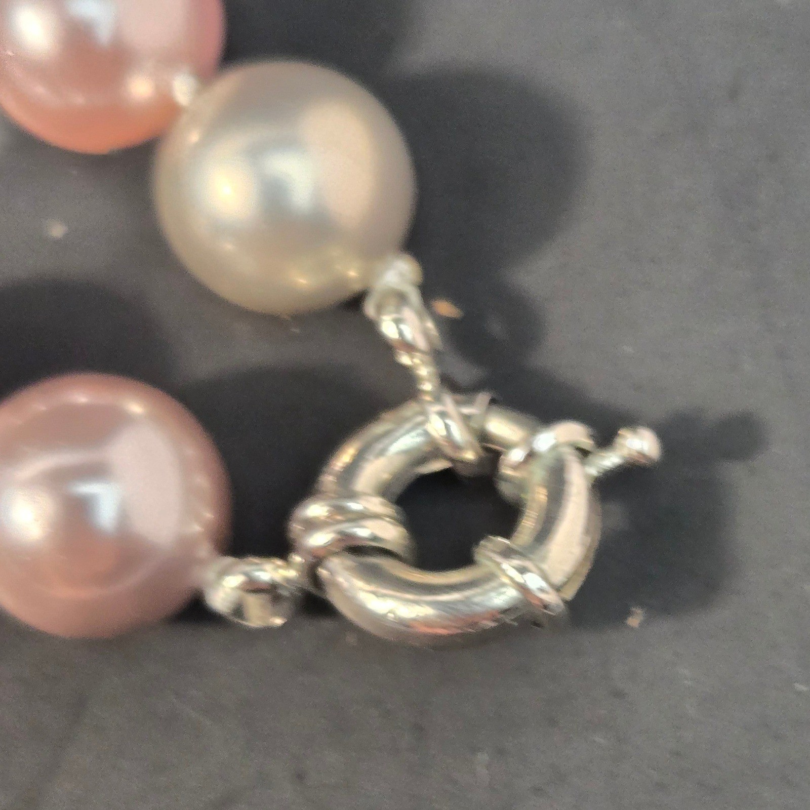 Pink Mauve Cream Faux Pearl Knotted Necklace Silver Tone Spring Clasp 16.5 In