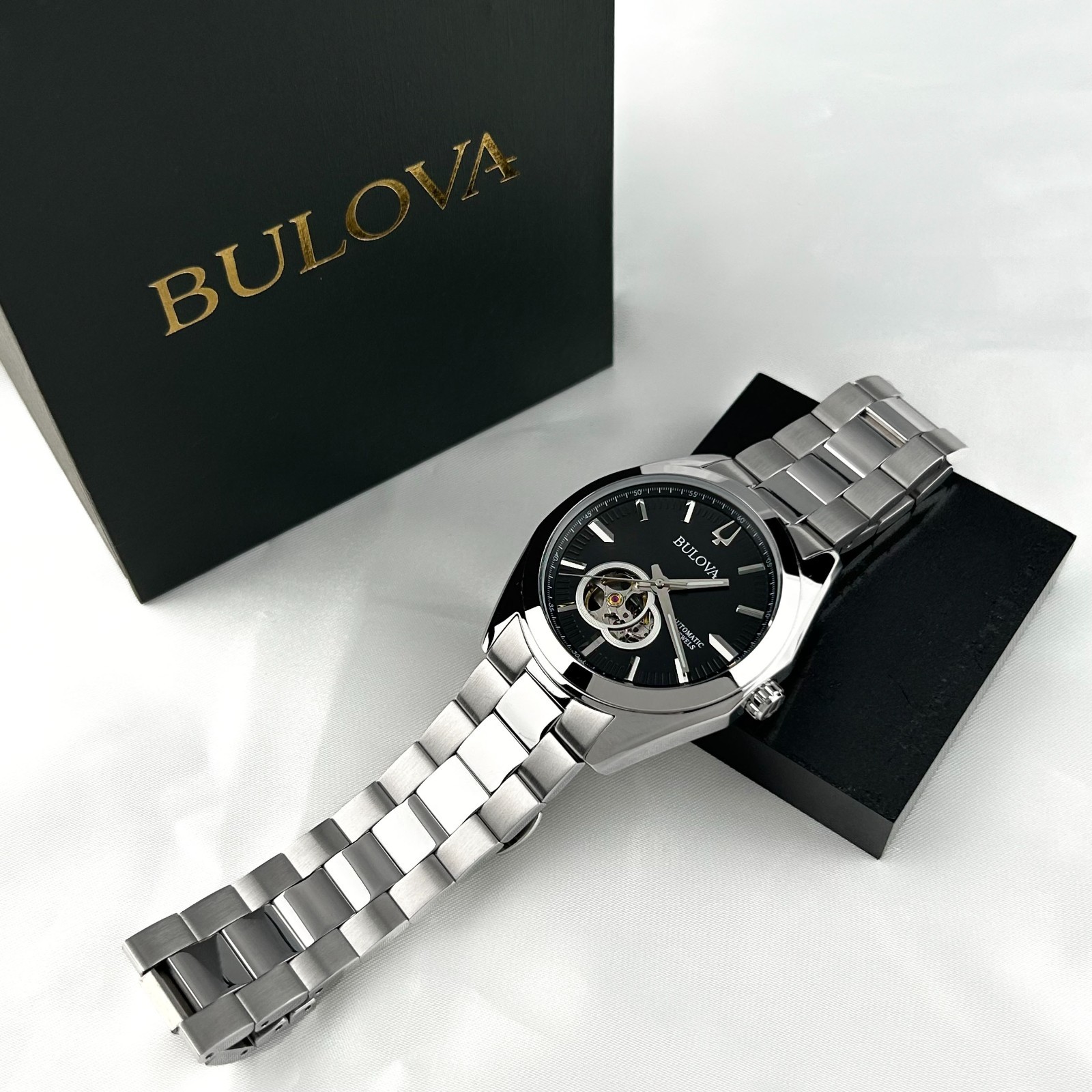 New w/box/Bulova Classic Surveyor 96A270 black Dial Men’s Automatic Watch 42mm