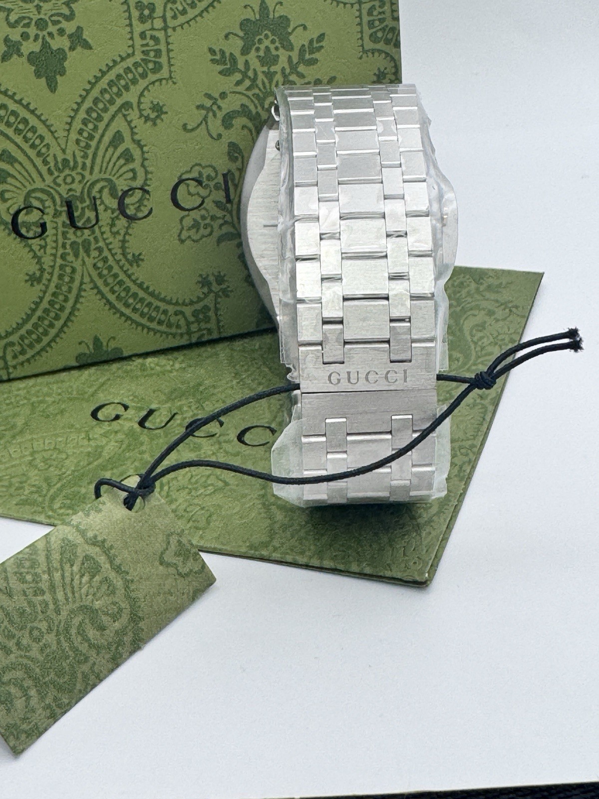 New Gucci 25H Golden Brass Dial YA163405 38mm Swiss Quartz Men’s Watch – Silver