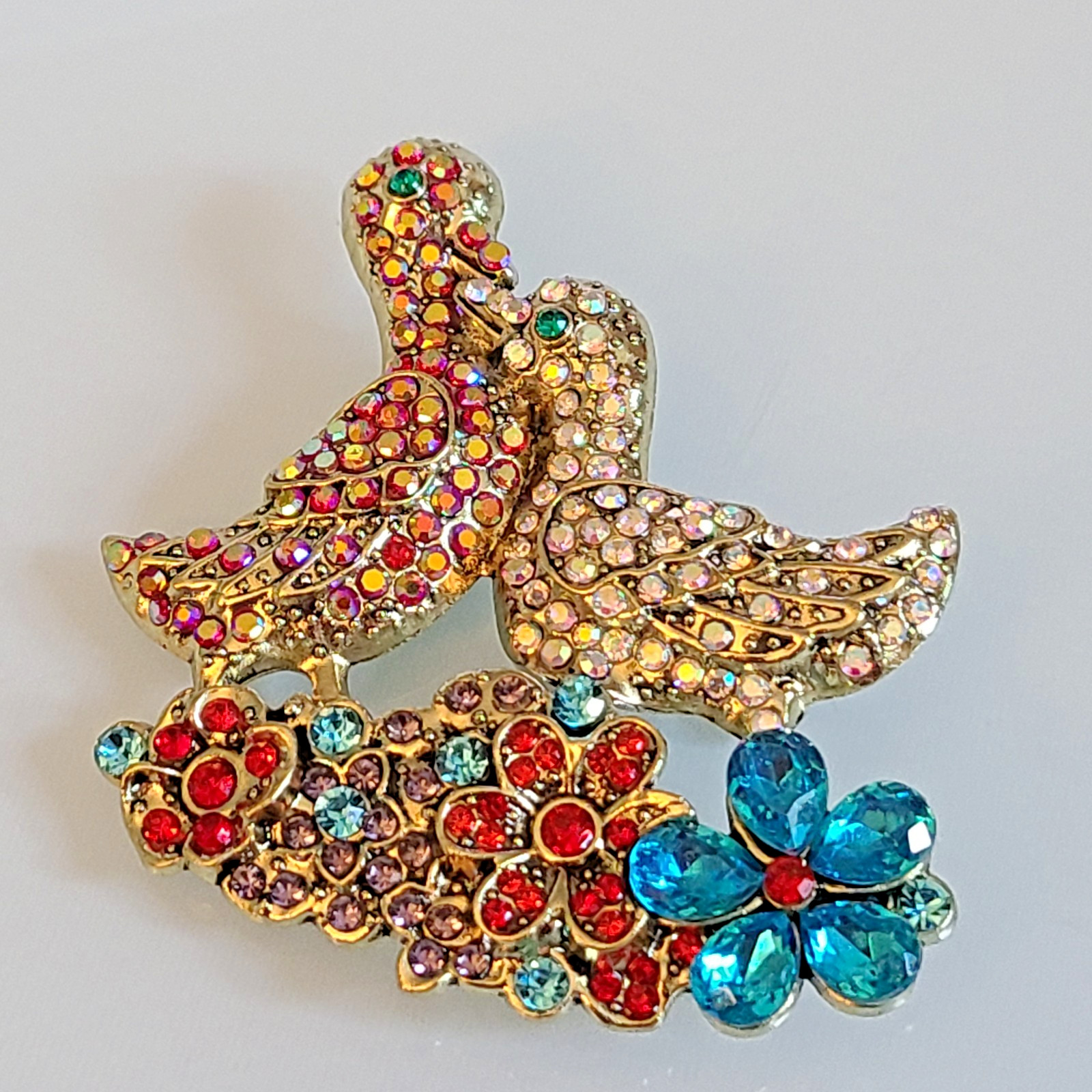 FAB DOUBLE DUCKS GORGEOUS BROOCH 2 1/2 INCHES MULTICOLORED FLOWERS AND AURORA Bs