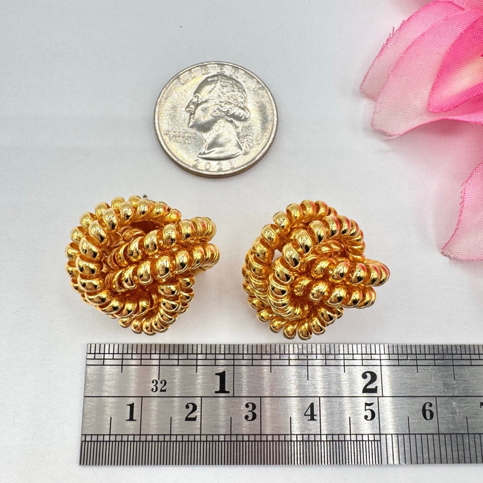 Vintage Chunky Coiled Yarn Ball Stud Earrings In Gold Tone 80s Big Bold Classic