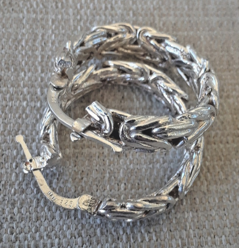 Vintage Milor Italy 925 Sterling Silver Byzantine Click-Top Hoop Earrings 7/8″