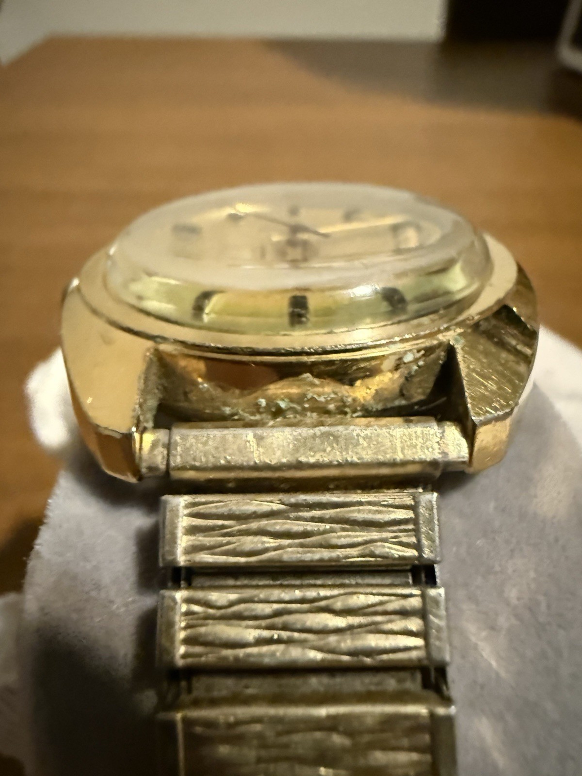 Vintage Timex Electric Dynabeat Watch Gold Tone Day Date Untested Parts Repair