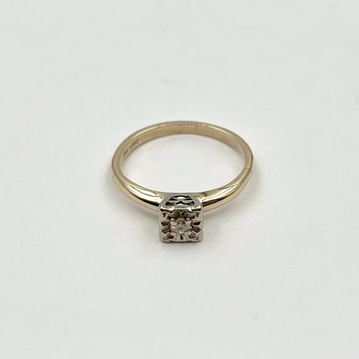 10k Gold Vintage Square Setting 0.05ct Round Diamond Ring Size 7.5 (LO1004839)