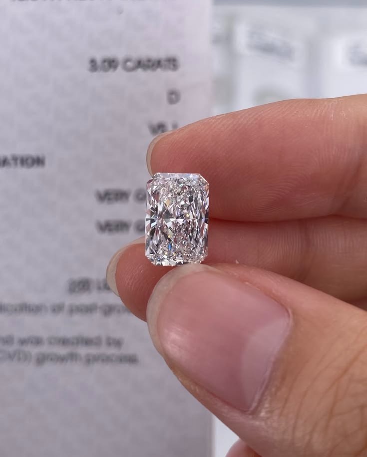 Lab Grown CVD Diamond 1.00 Ct Radiant Cut D Color, VGTL Certified Loose Diamond