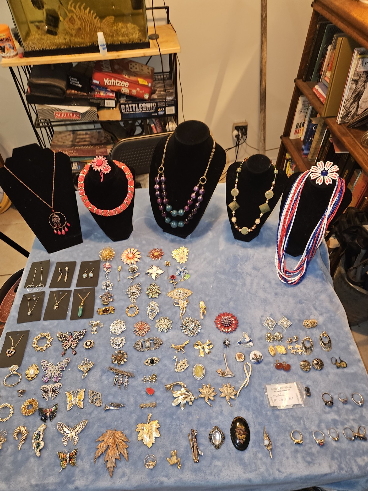 Vintage Jewelry lot Signed-Unsigned 1/2 Lbs 8-15 Very Nice Pieces.