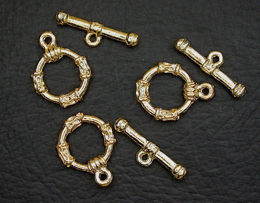THREE 15mm GOLD PLATED FANCY ROUND TOGGLE CLASPS AF36
