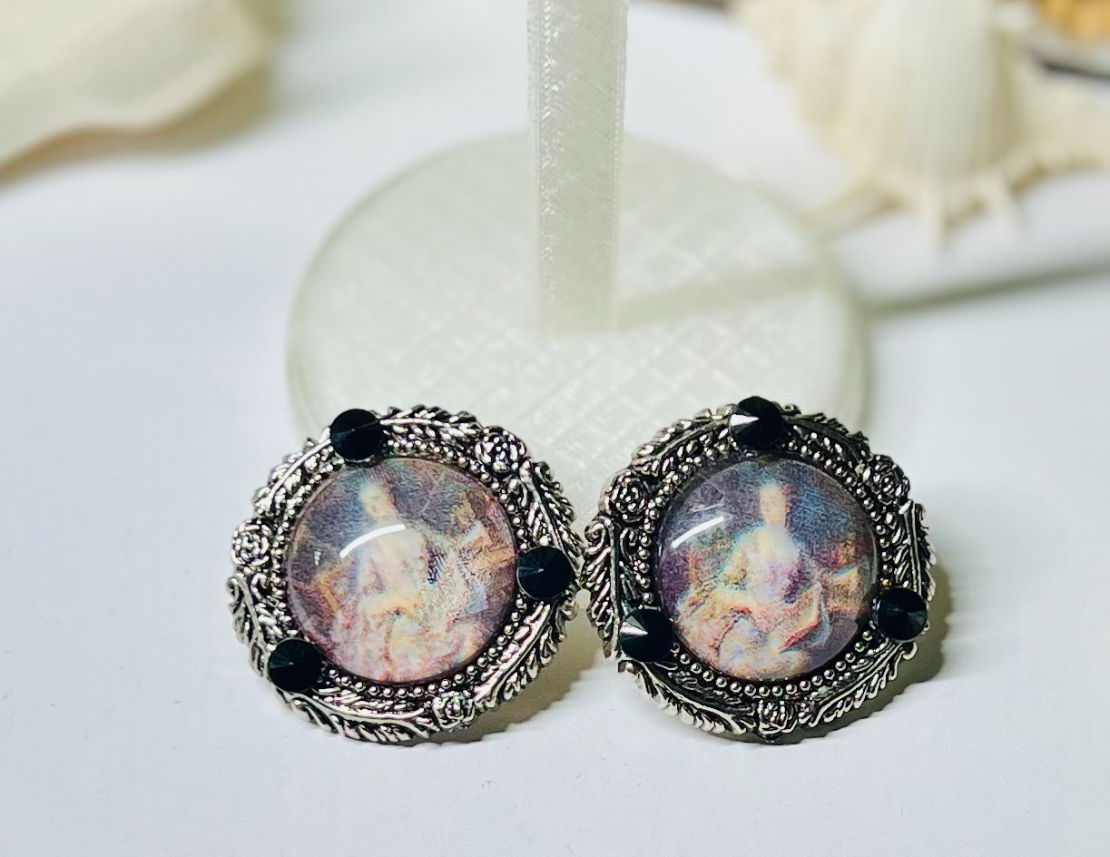 Vintage Bijoux Terner Large Round Victorian Woman Portrait Clip Earrings