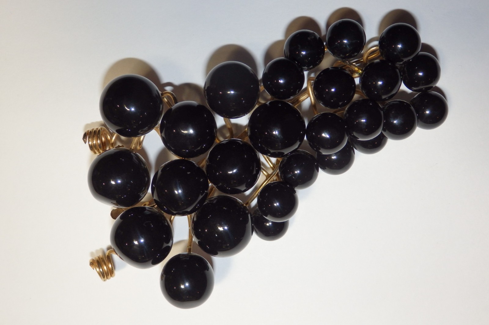 BIG Gianfranco Ferre Couture Gold Gilt & Black Acrylic Current/GrapeVine Brooch