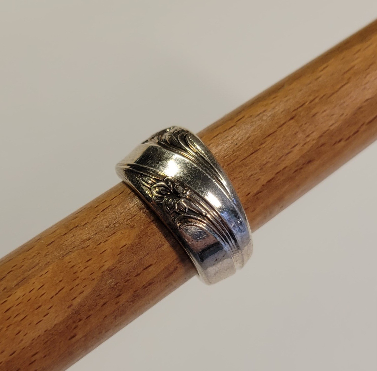 Vintage International Silver Deep Silver Spoon Ring Floral Flower Pattern Size 6