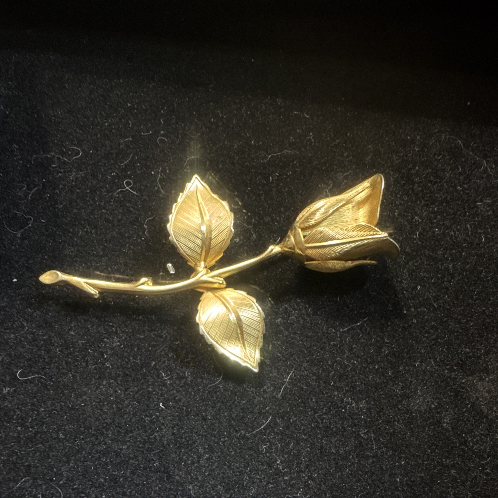 Gold Tone Rose Flower Brooch Pin with Leaves, Metal, Flowers & Plants, No Stone