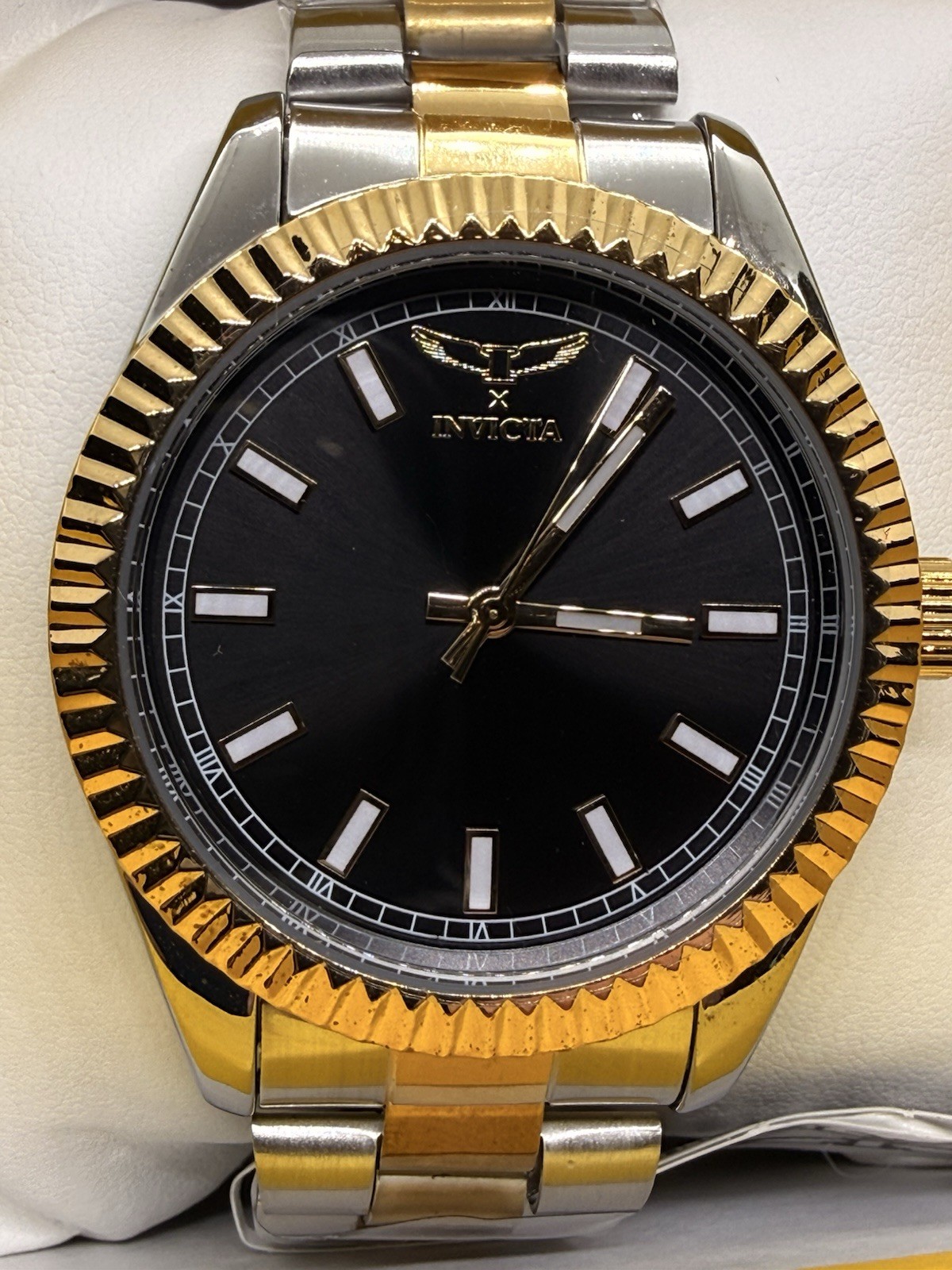Invicta Men’s Quartz Two-Tone Stainless Bracelet Black Dial Fluted Bezel Box