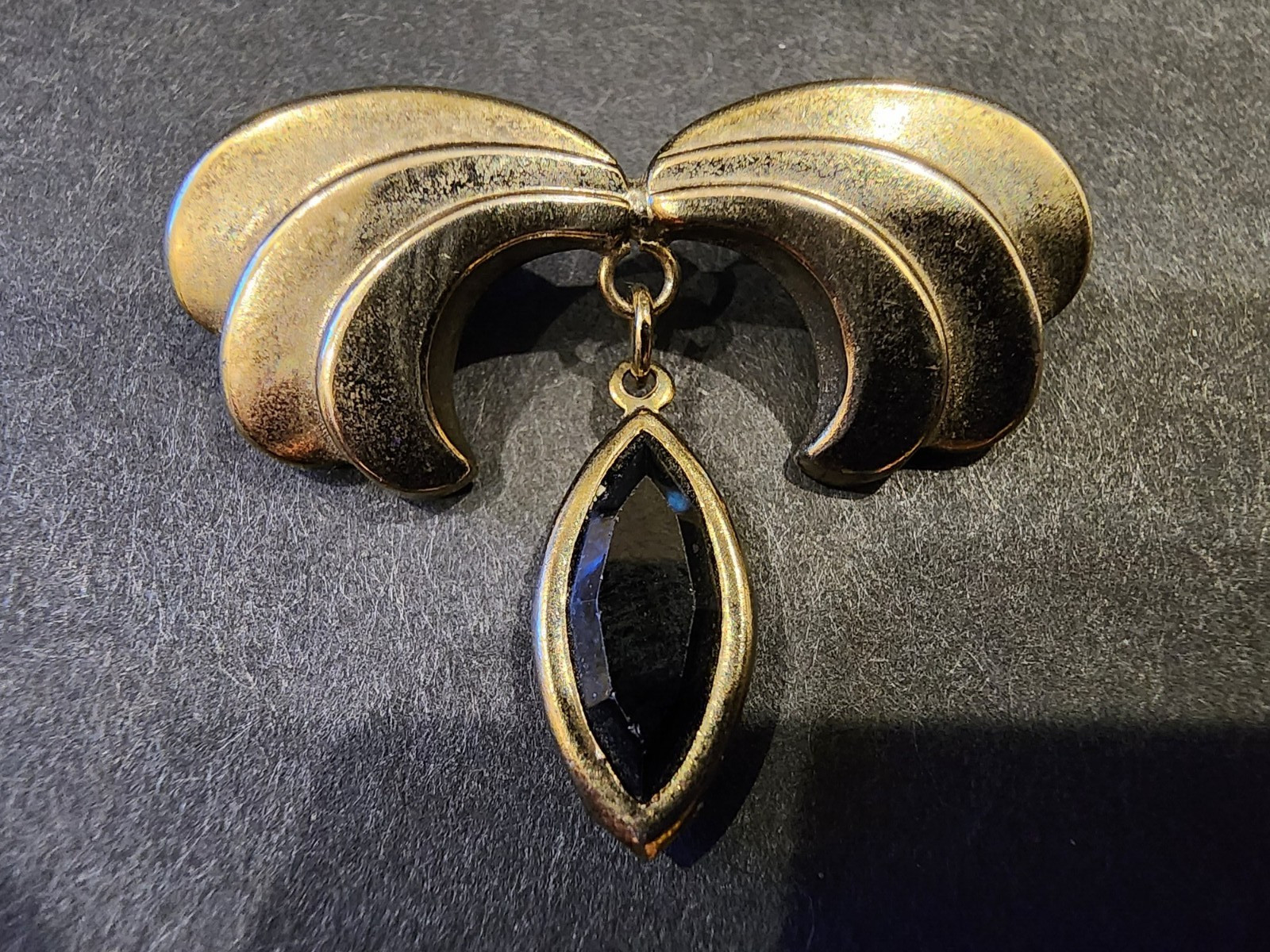 Vintage Gold Tone Bow Brooch Black Faceted Marquise Drop Dangle Pin Costume
