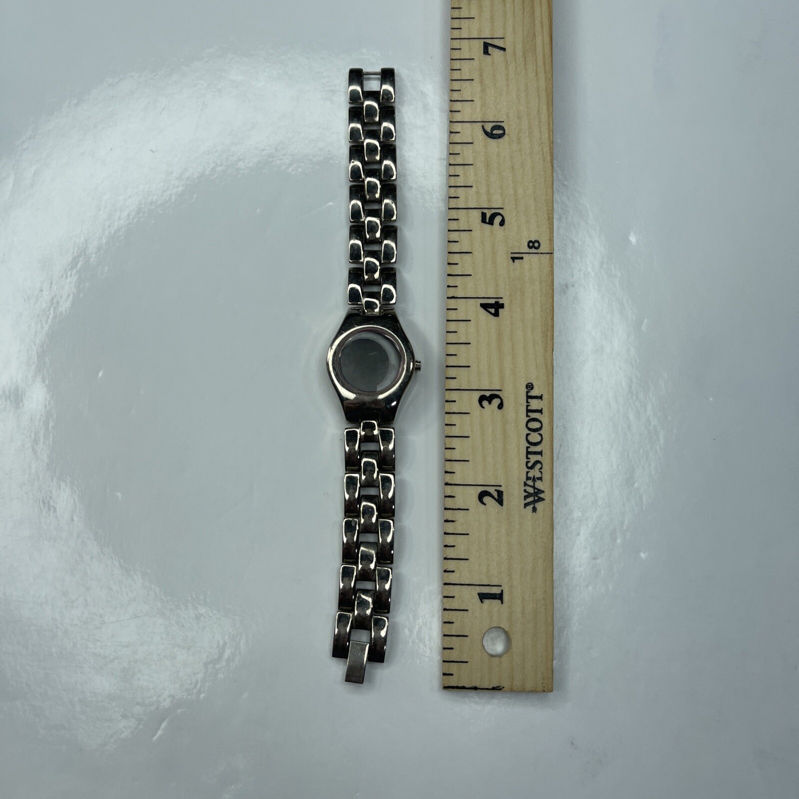 E Mary Kate & Ashley Ladies Silver 2001 Retro MKA07B LCD Stainless Untested