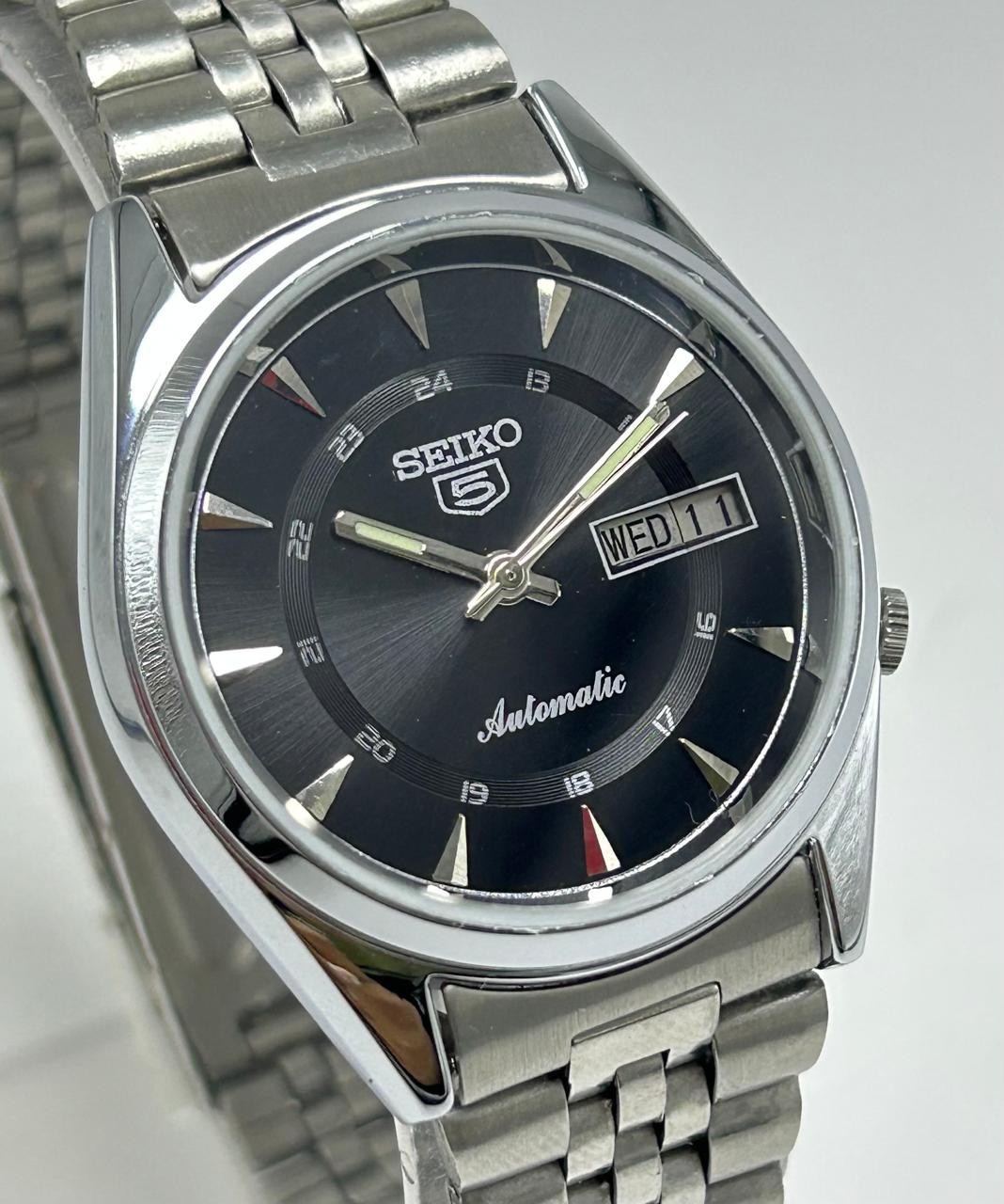 Vintage Seiko 5 Black Dial Automatic Japan Movement No.7009A Men’s Wrist Watch.