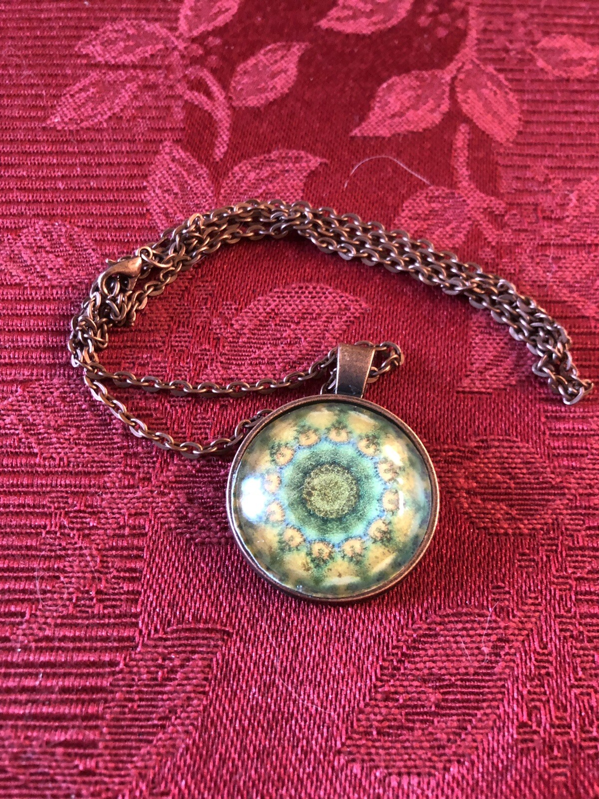 Pretty Green And Bronze Color Necklace Approx 24 Inches Total Length