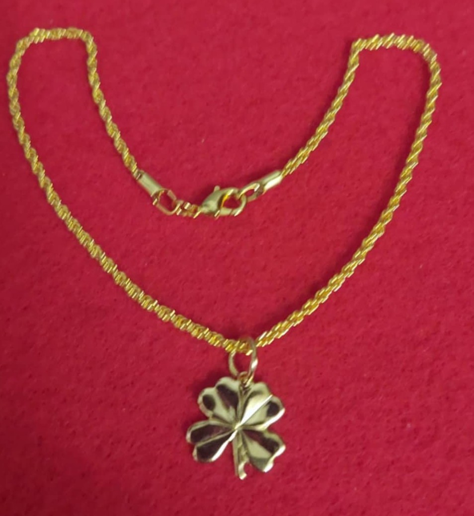 MENS 9 1/2 INCH 14KT GOLD PLATED FOUR LEAF CLOVER CHARM W/ BERRY ROPE ANKLET-A2