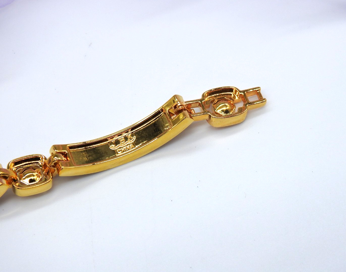 Camrose and Kross Jacqueline Kennedy Swarovski Crystal Link Bracelet New in Box