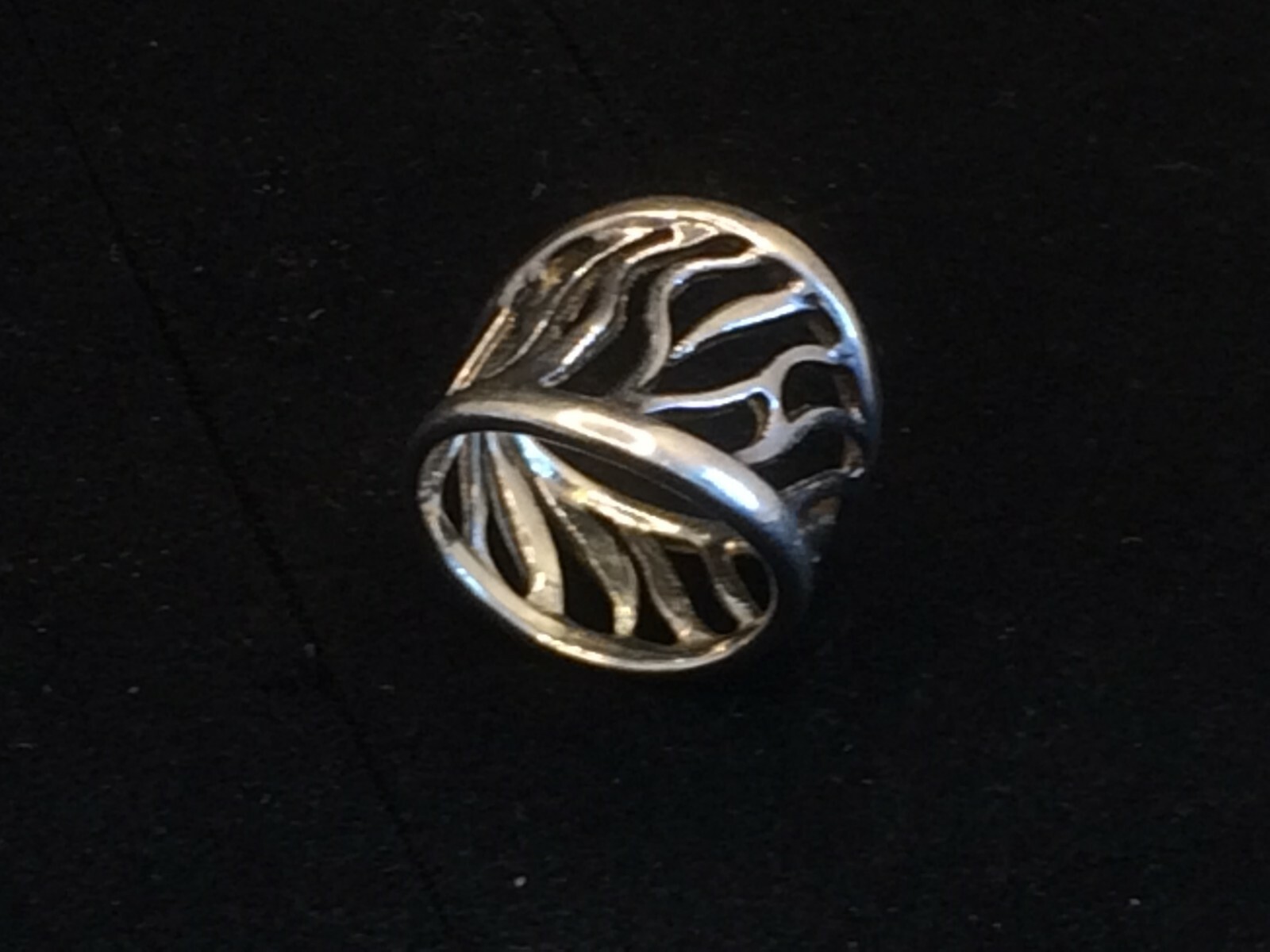 Silver Ring Ring 925 Hallmarked Silver 5.96g 17mm Internal Openwork