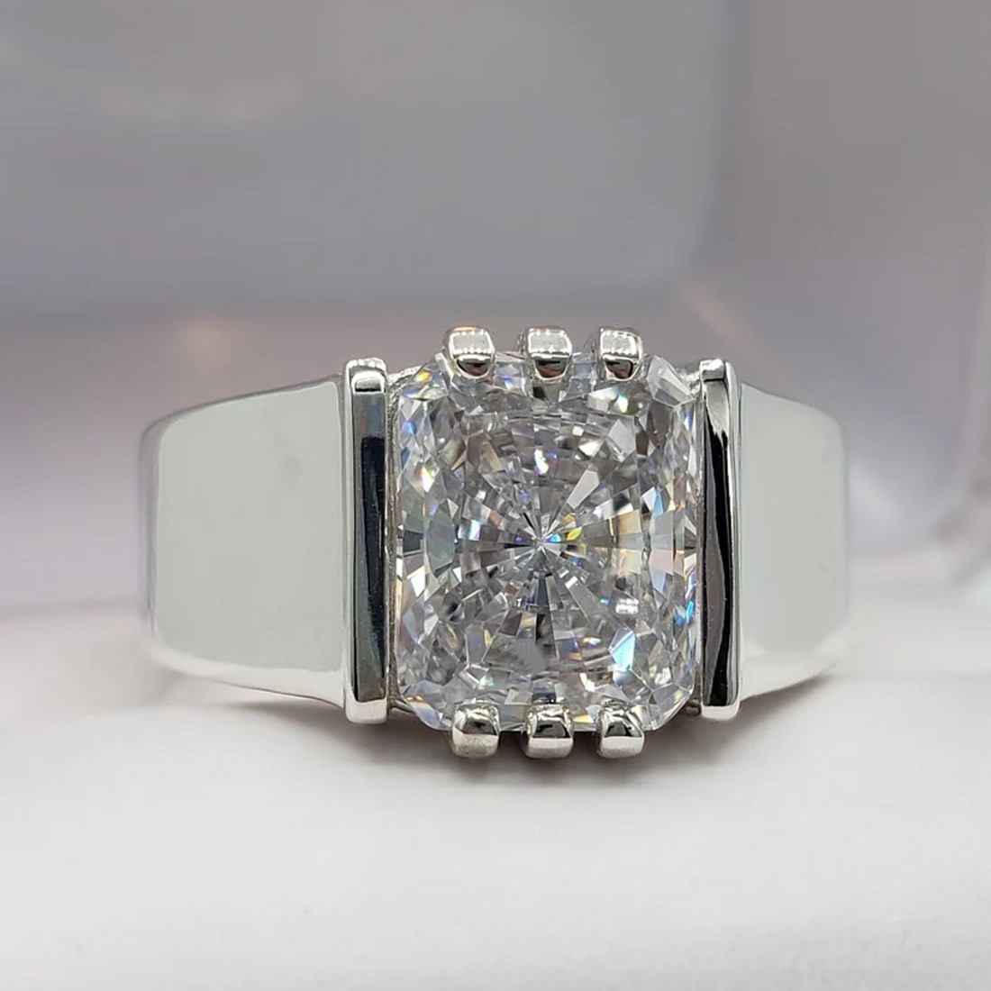 RARE 5.42 Ct Certified White Treated Diamond Solitaire Men’s Ring-925 Silver