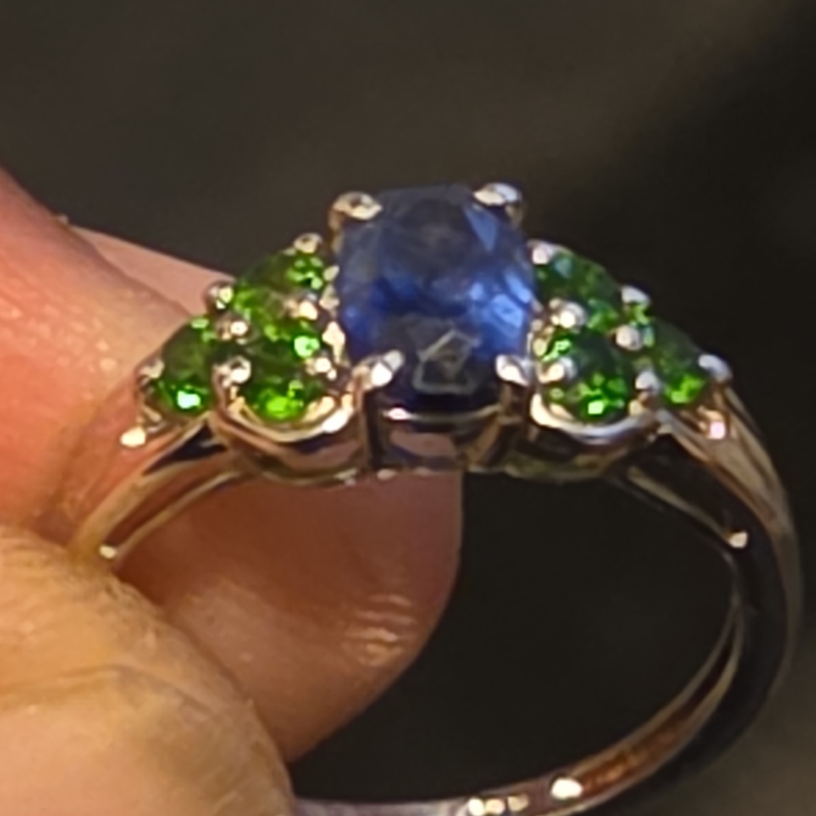 925 Silver Ring Size 6.5 Lab Created Saphire w Synthetic Emerald Accents