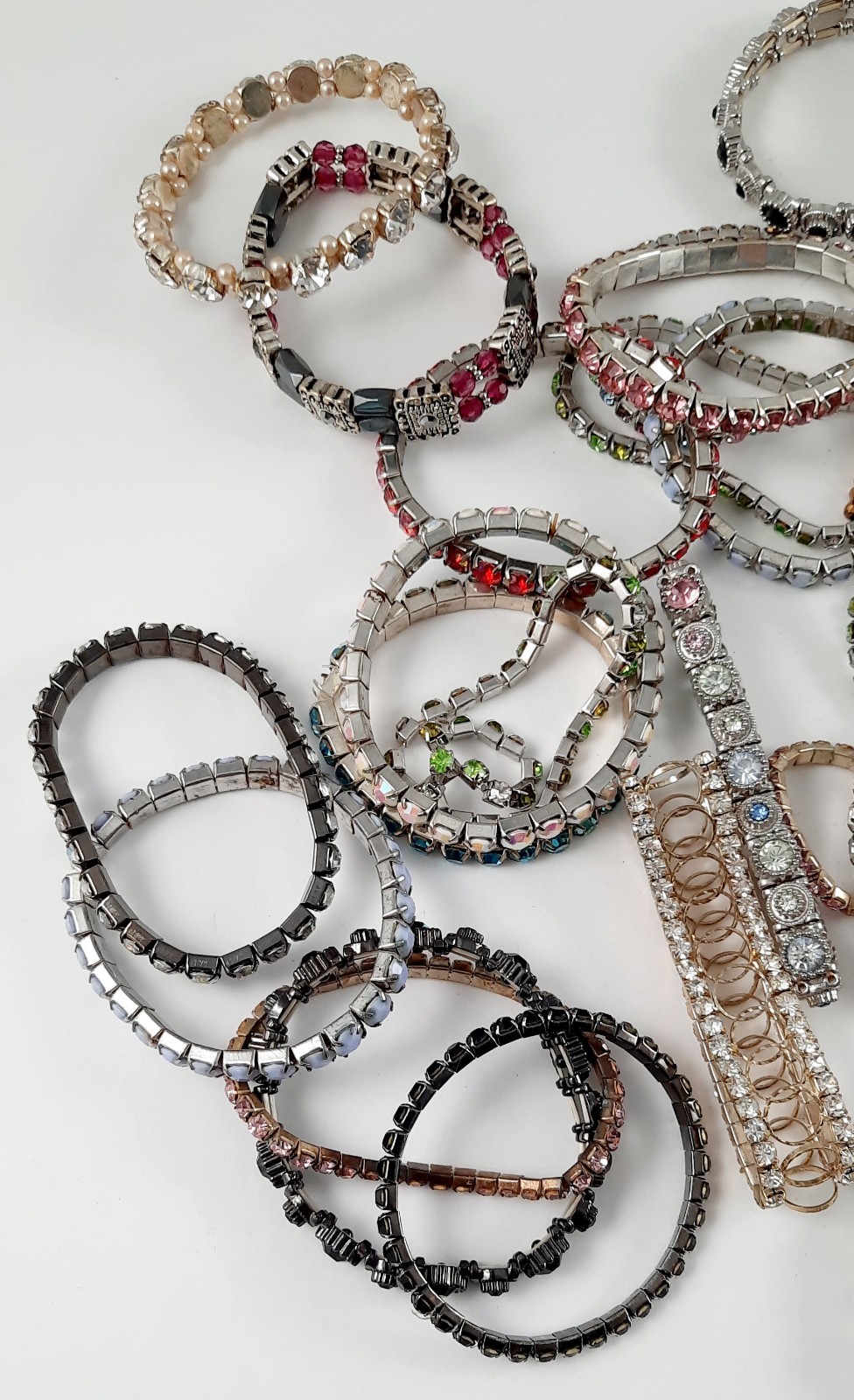 Lot of 1-1/2 lb of Very Junk Jewelry Elastic Bracelets Upcycling, Mixed-media