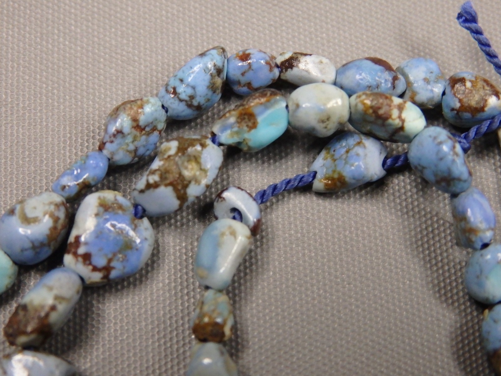Natural GOLDEN HILLS TURQUOISE 4-8mm Pebble & Flat Nuggets 8″ Strand 18cts😍~C~