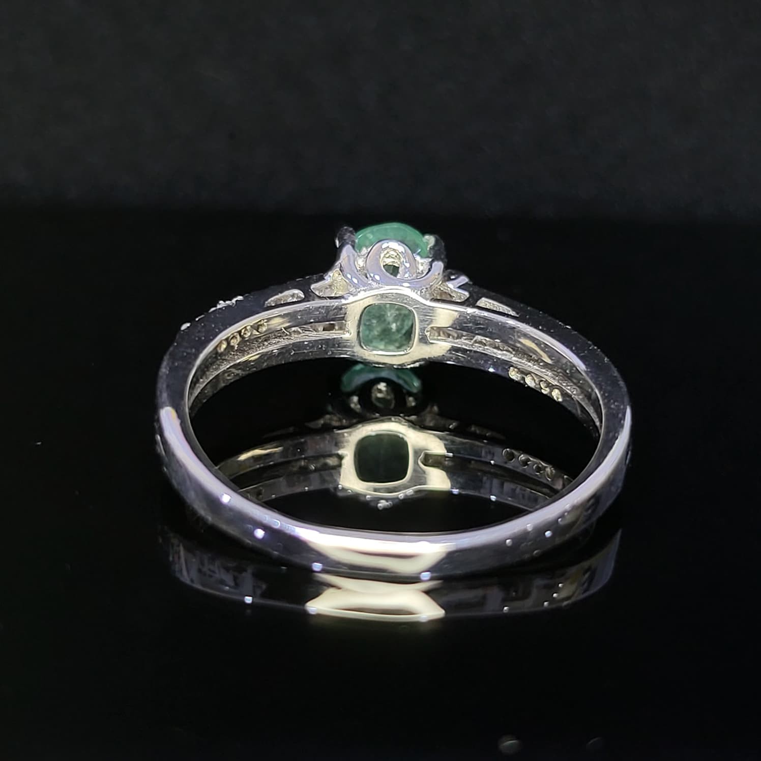 925 Sterling Silver Natural Emerald Ring Oval Top Rich Green Rhodium Plated 9