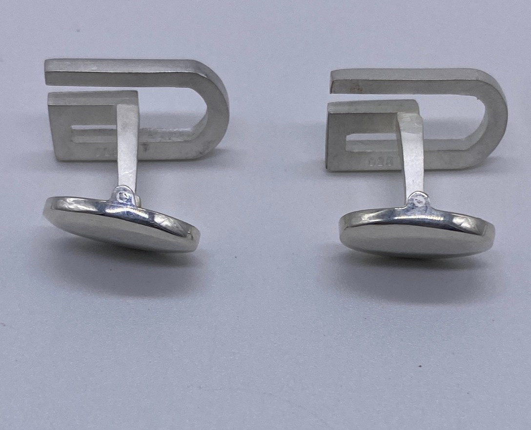 Gucci Cufflinks “G” Logo Sterling Silver 925 IN ORIGINAL BOX 8.6g, 1.7cm x 1.0cm