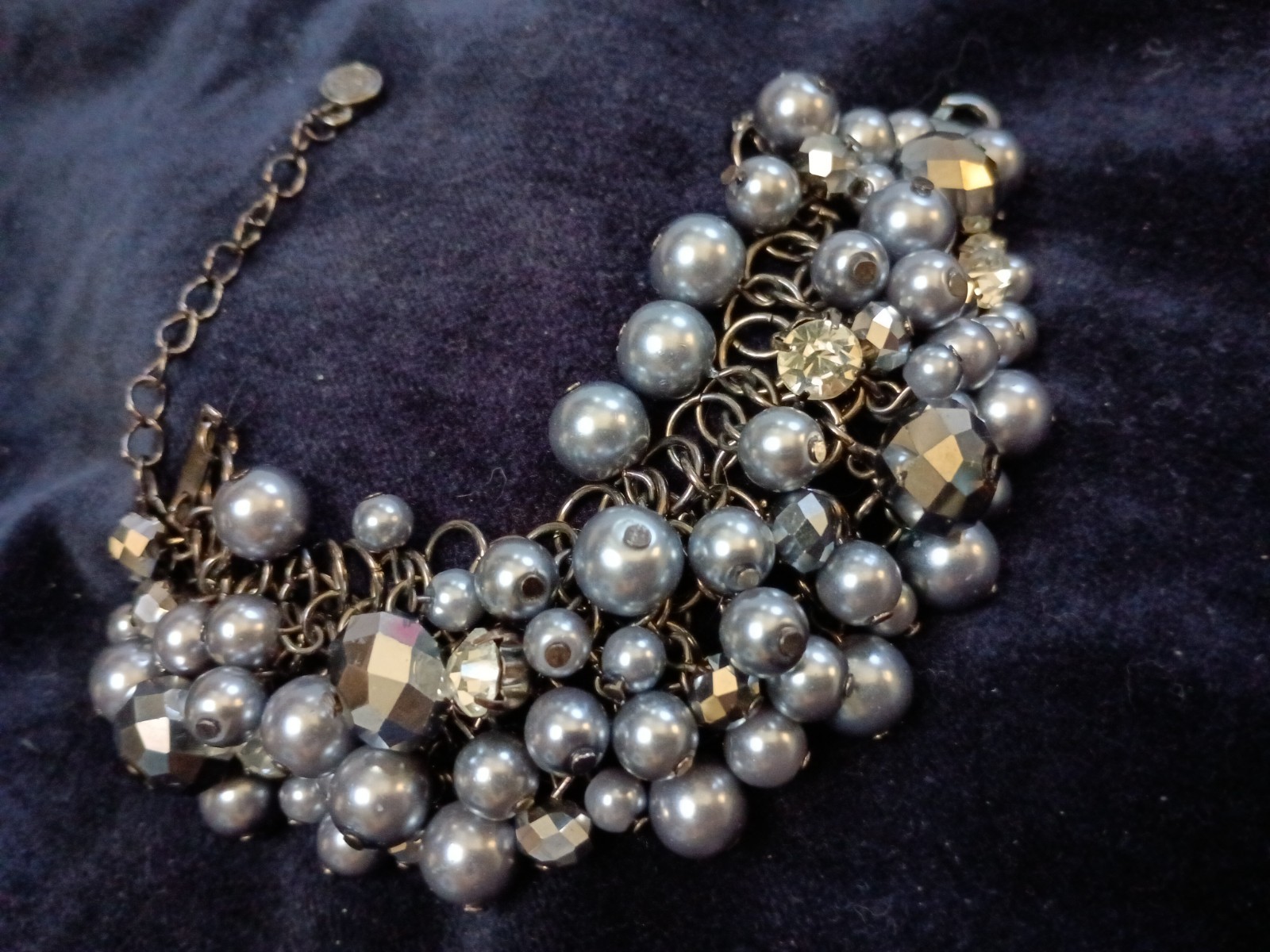 Vintage Premier Designs Signed Crown Tag Gunmetal Gray Pearl Cluster Bracelet Ve
