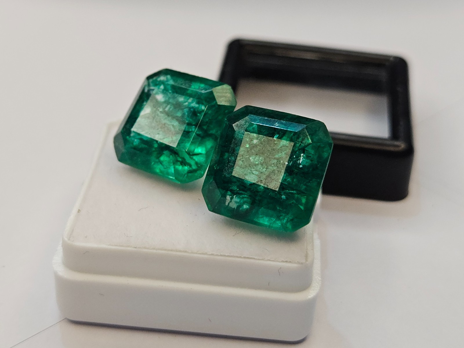 A++20–22 Ct Colombian Emerald Square Certified Natural Green Pair Gemstone