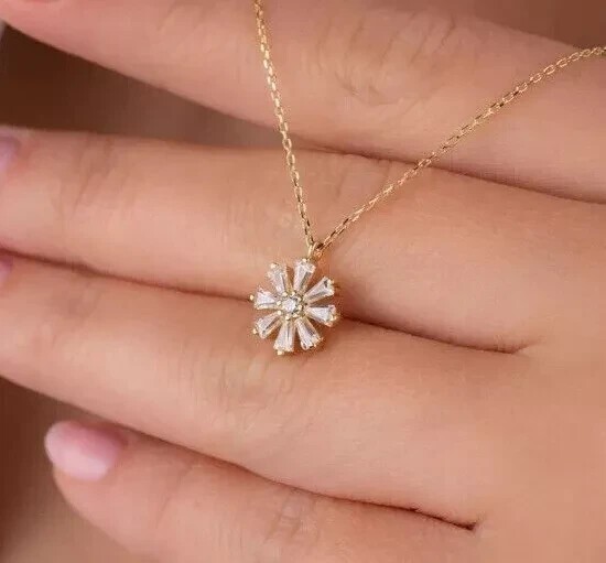 2Ct Round Cut Simulated Diamond Flower Women’s Pendant In 14K Yellow Gold Plated