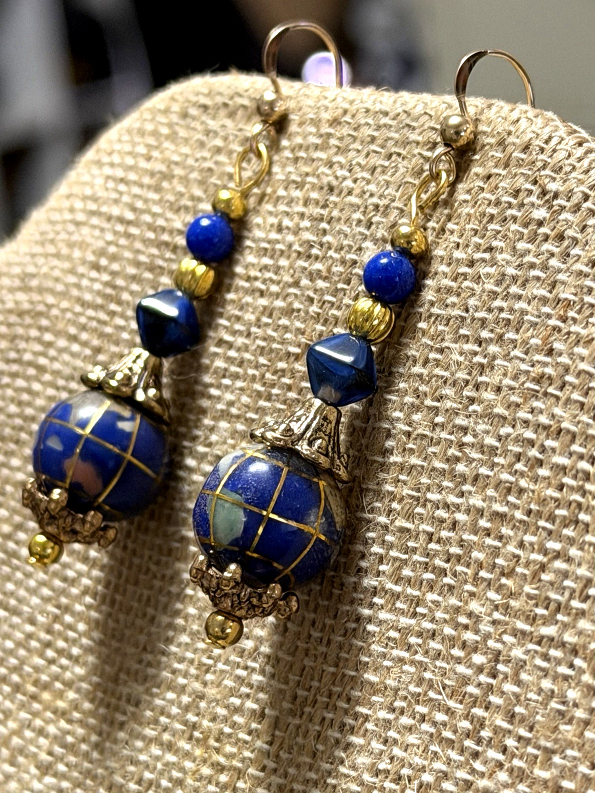 NEW ITEM*VTG. 12MM BLUE LAPIS GEMSTONE INTARSIA GLOBE EARRINGS-14K EAR WIRES-NEW