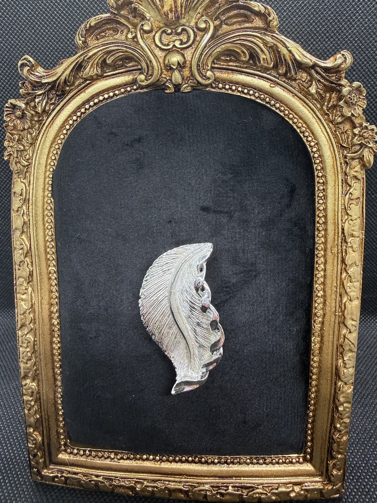 Vintage Signed Gerry’s Silver Tone Feather Brooch Textured Curled Edge Pin
