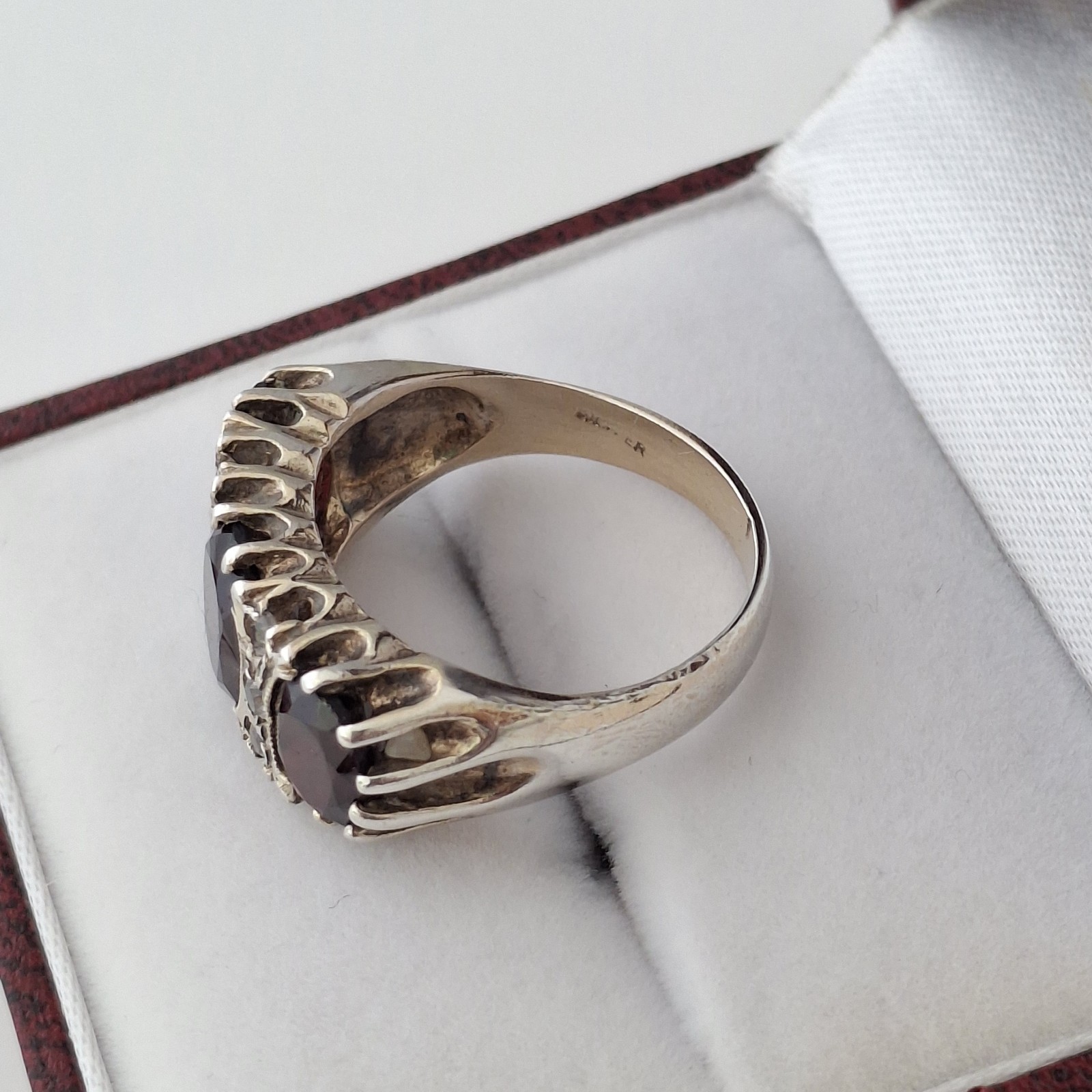 Vintage Sterling Silver Garnet Trilogy Ring Size M 4.58g
