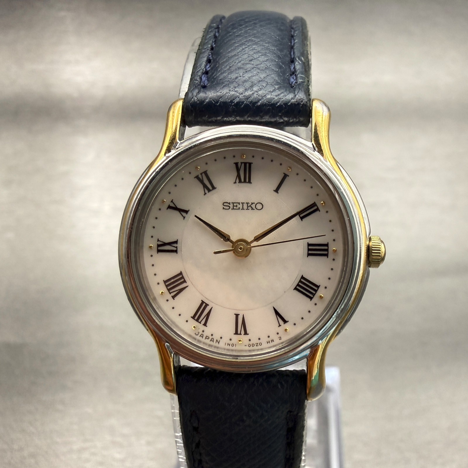 Seiko Watch Women 23mm White Dial Two Tone Round 1N01-0BX0 Vintage New Battery