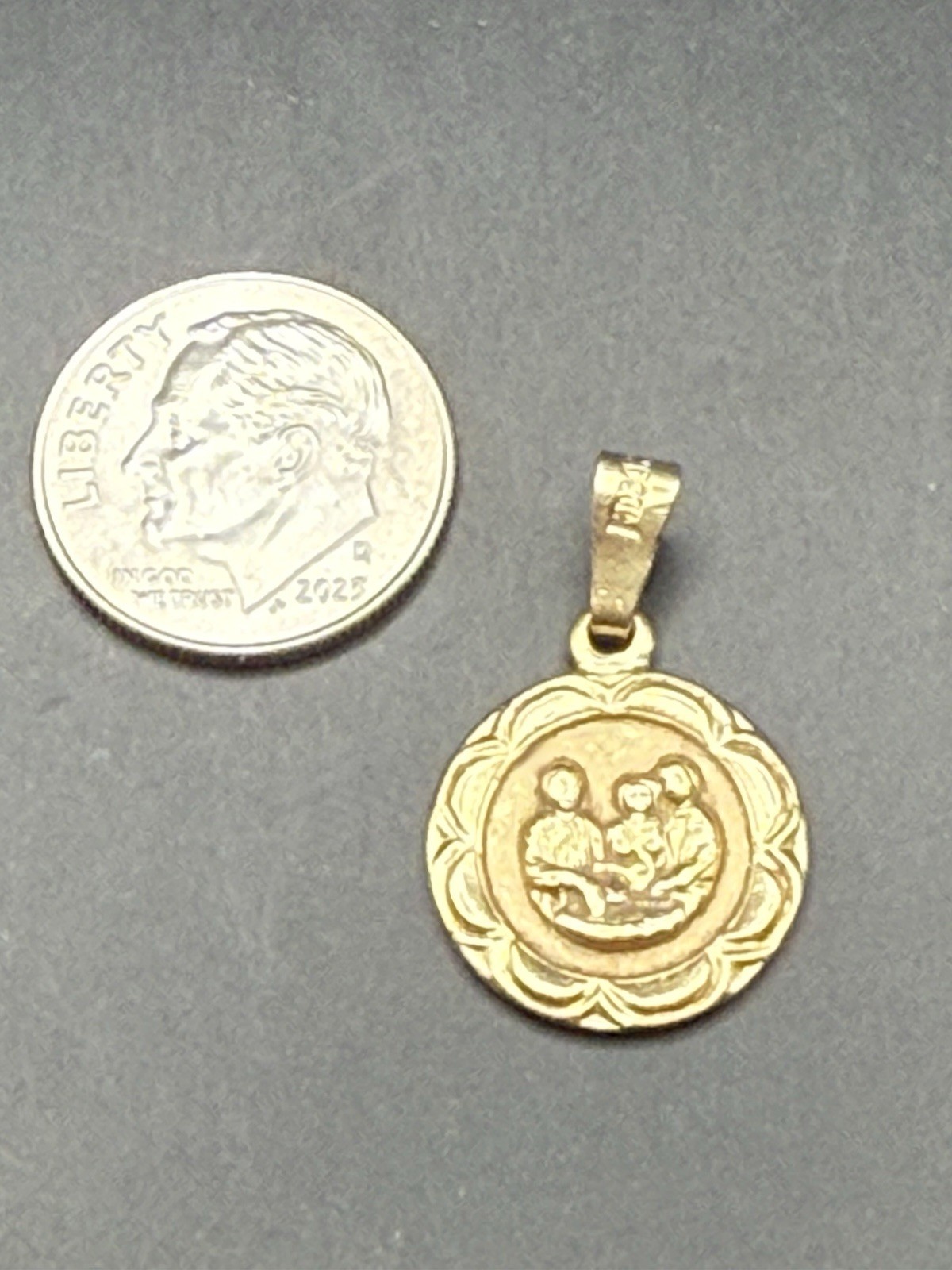 1Ok Solid Yellow Gold Conformation Baptism Christian Pendant/Charm/Coin 1.9g