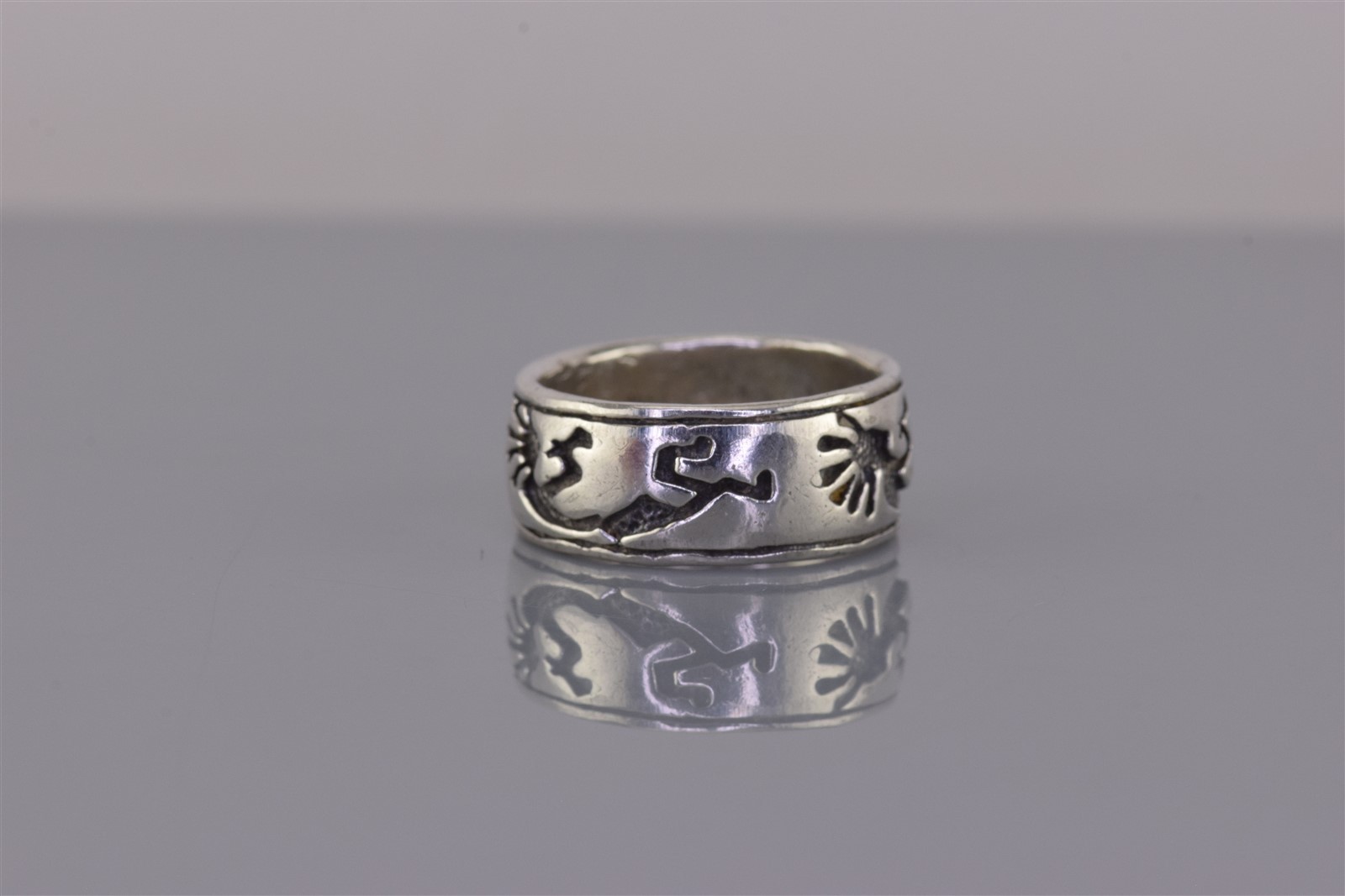 Peter Stone Sterling Silver 8mm Carved Kokopelli Eternity Band Ring 925 Sz: 5