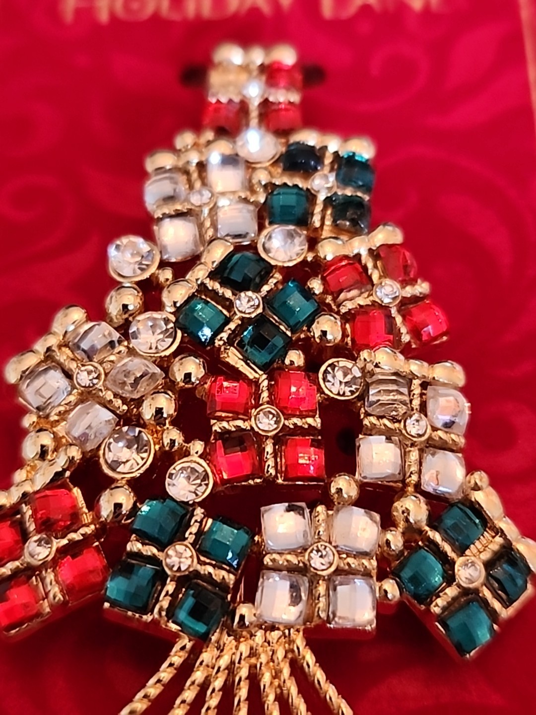 Holiday Lane Gold Tone Christmas Tree w/ Colorful Stones Brooch Pin 2.25″ x 1.75