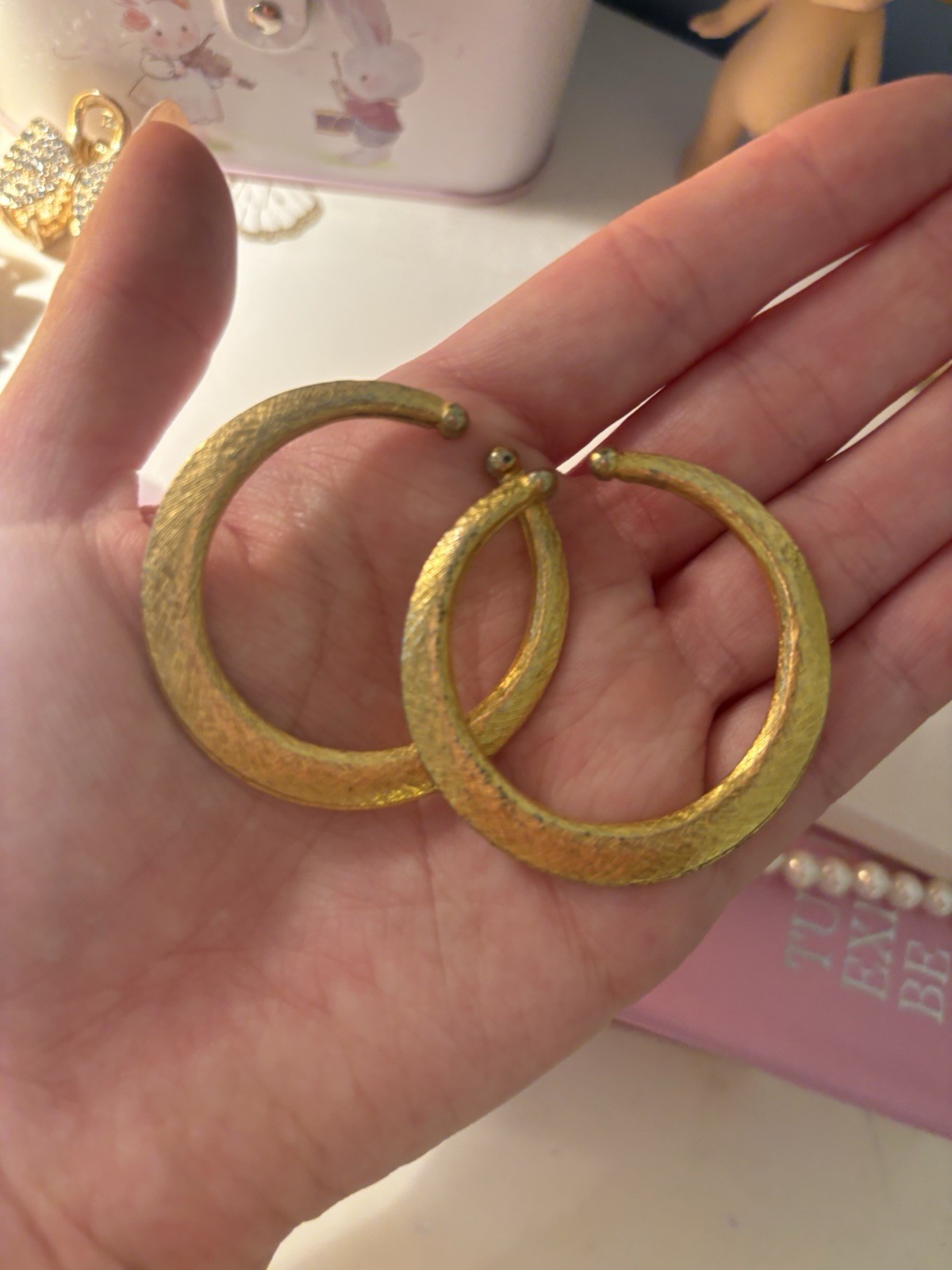 Vintage Gold Tone Textured Round Hoop Earrings Hinged Closure