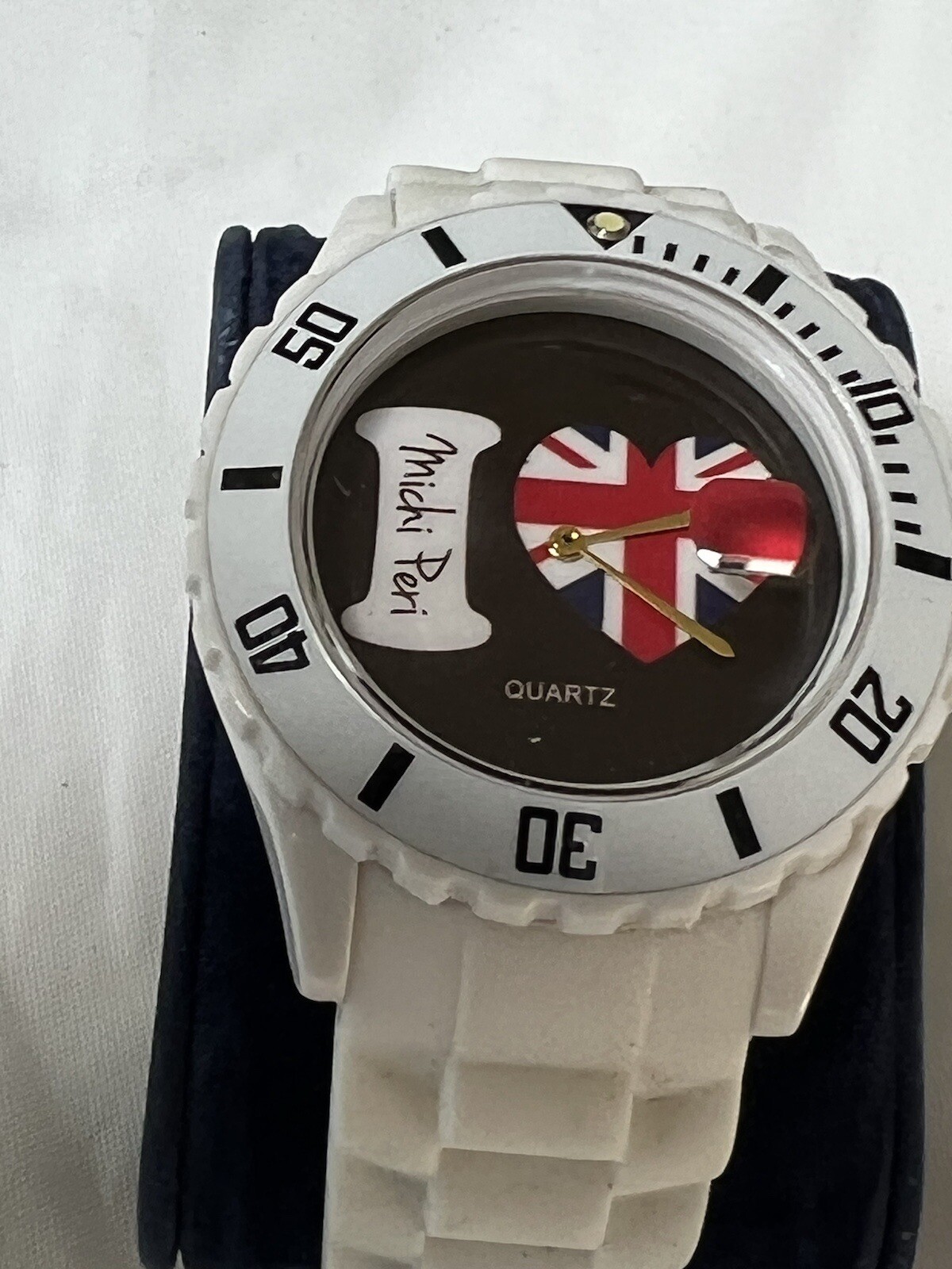 michi peri United Kingdom flag 40 mm case rotating Bezel, Magnify On Date. ￼