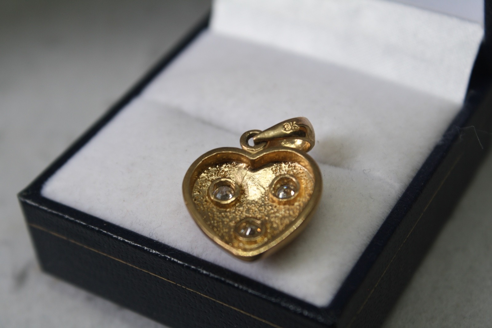 100% Genuine 9k Solid Yellow Gold 0.33CT Clear Quartz Stones Love Heart Pendant