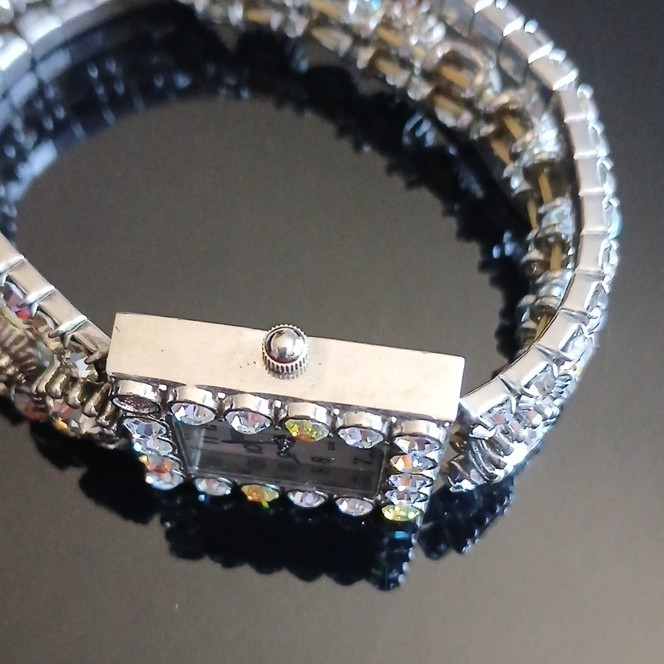 Women’s Quartz Square Analog Dress Watch White Dial Rhinestone Silver Bracelet
