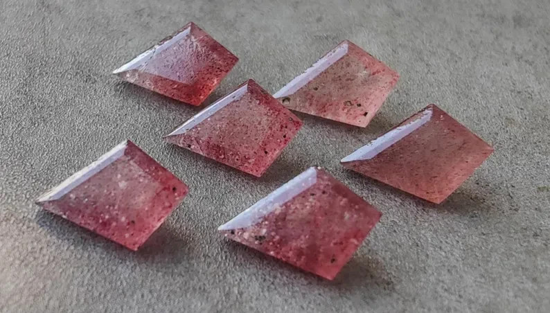 [WHOLESALE] NATURAL PINK STRAWBERRY FACETED KITE SHAPE LOOSE GEMSTONE