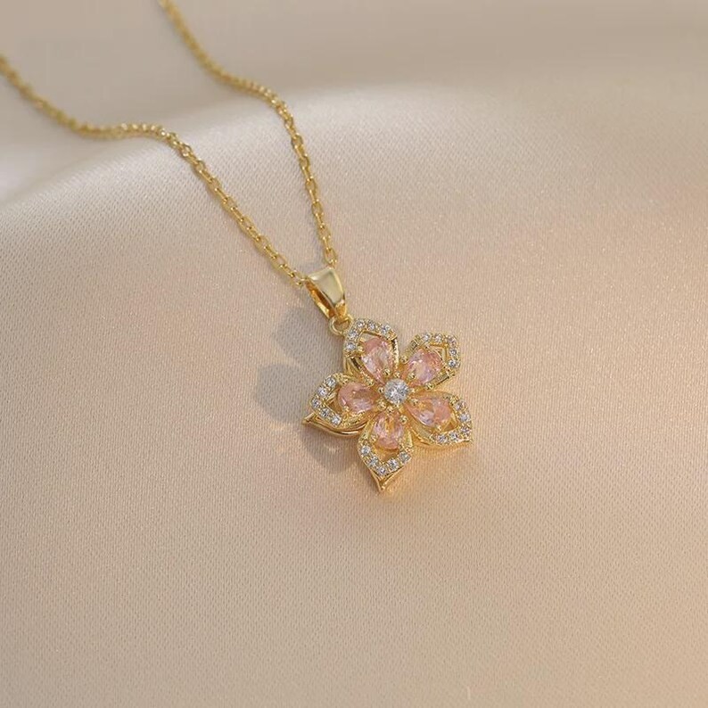 14K Yellow Gold Plated Women Rotating Flower Pendant 4 Ct Pear Simulated Diamond