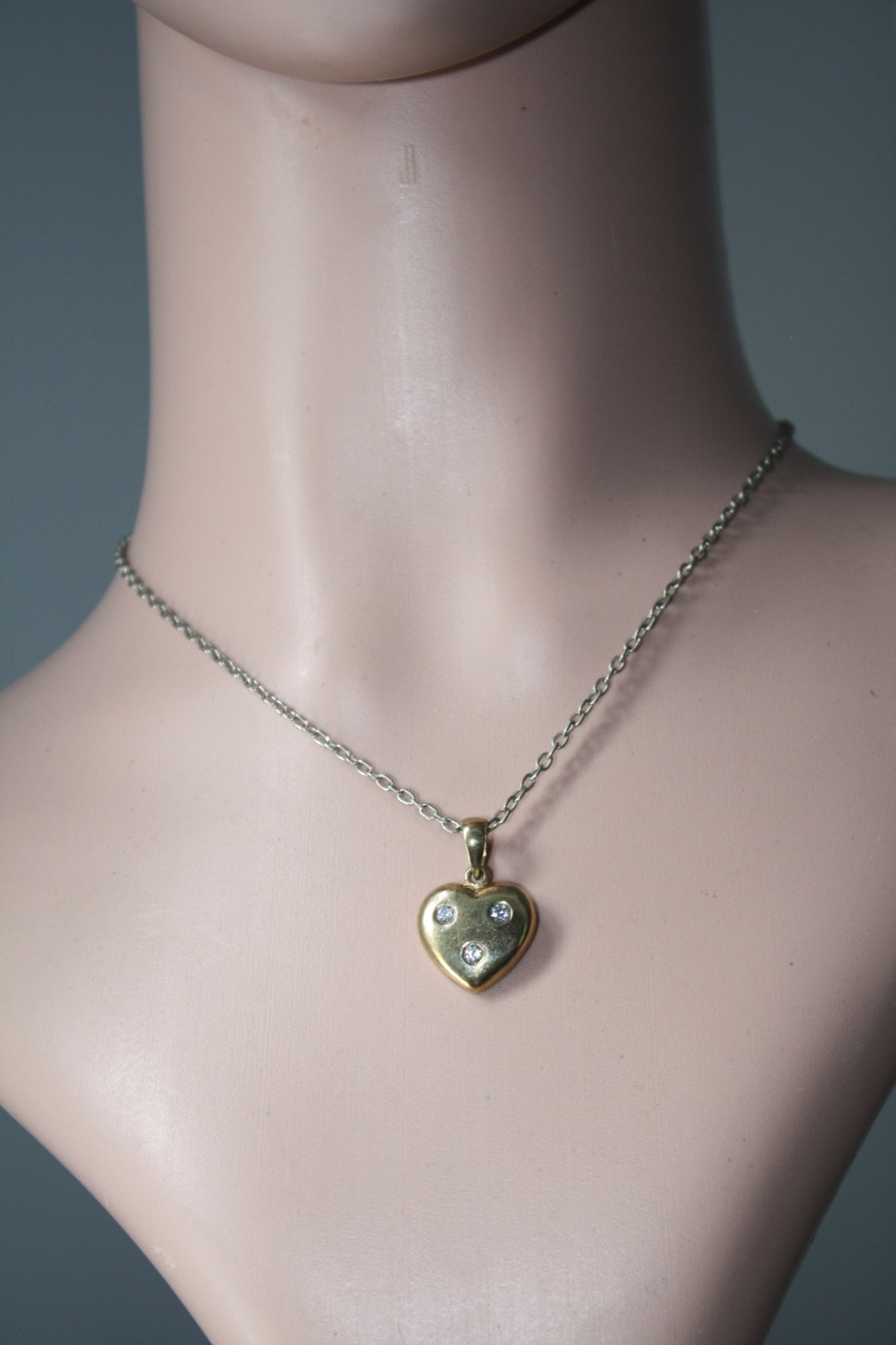 100% Genuine 9k Solid Yellow Gold 0.33CT Clear Quartz Stones Love Heart Pendant