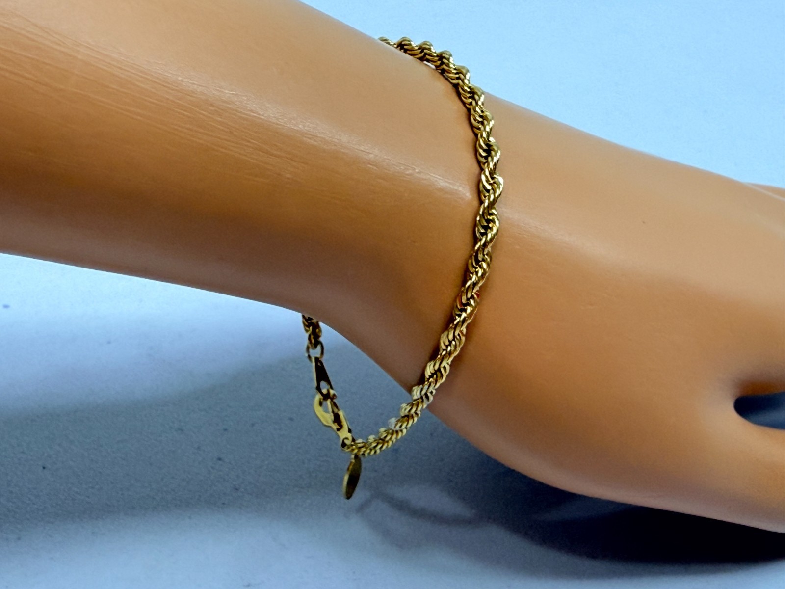 Vintage American Showcase Bracelet Gold Tone Rope Chain Single Strand Estate 7.2