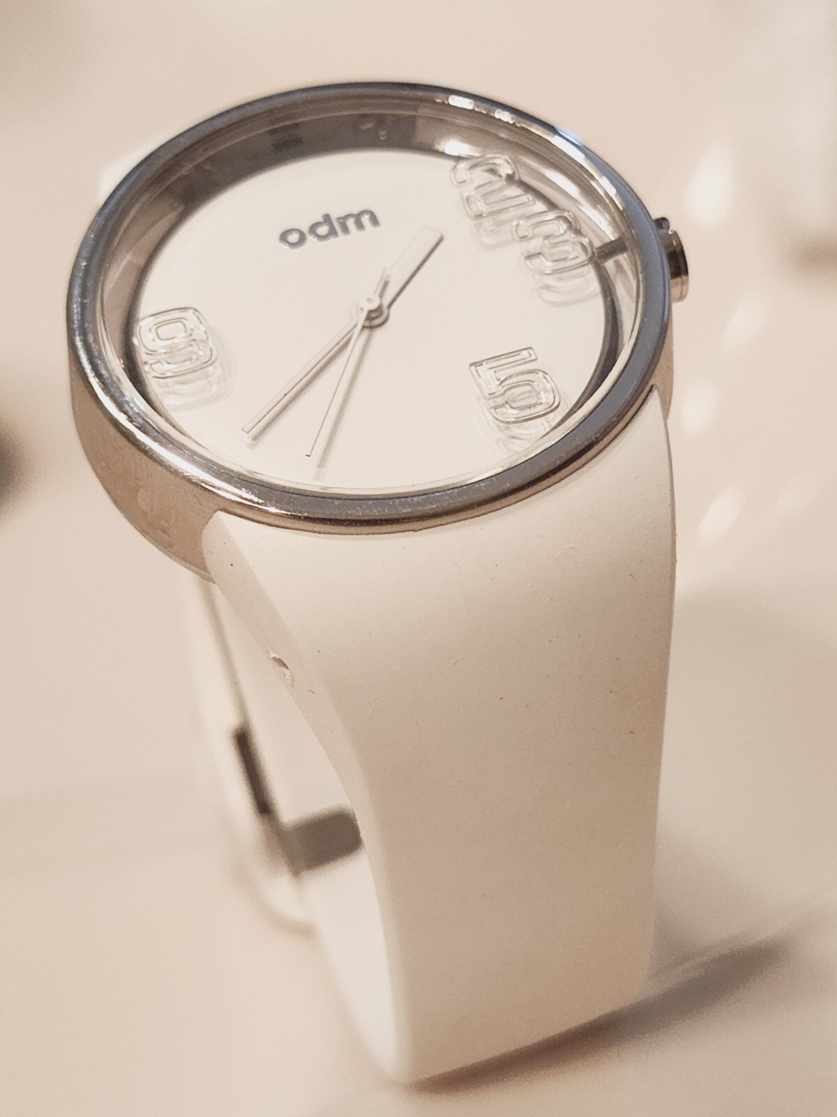 ODM Blink Analog Watch WHITE DD131-02 ** RUNNING **